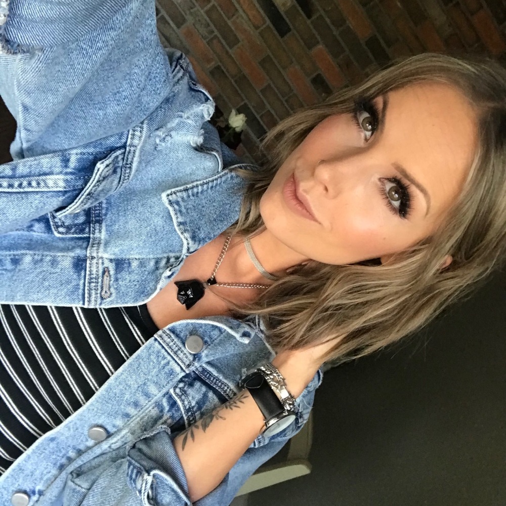 Meet your Posher, Emily